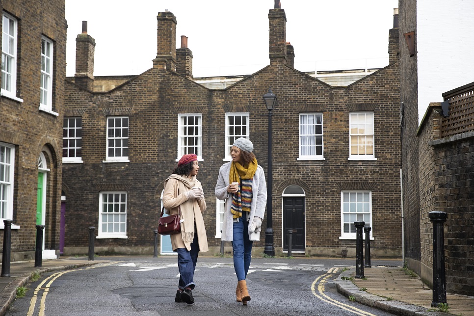 full-shot-women-walking-city-winter-season